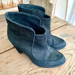 Plomo black suede snakeskin slide on boots, size 37
